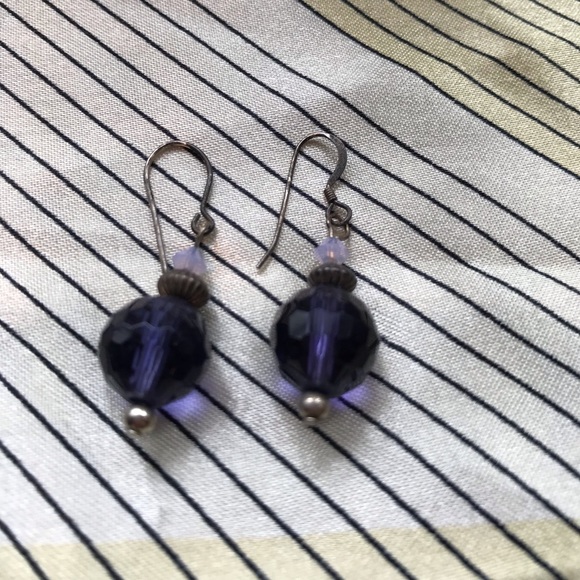 {FREE w/ purchase} Handmade purple earrings - Picture 1 of 3